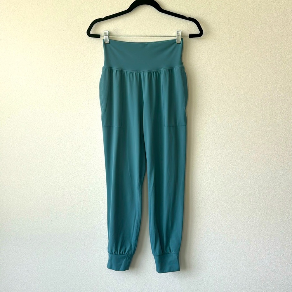 Athleta Salutation Jogger